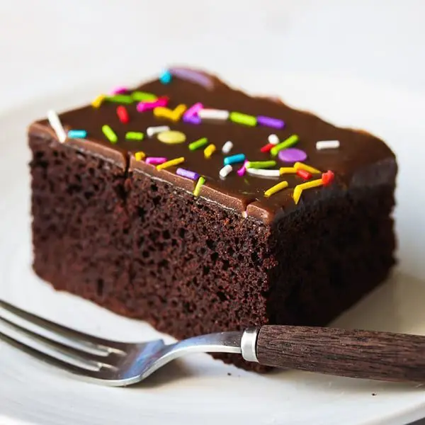 CHOCOLATE CAKE